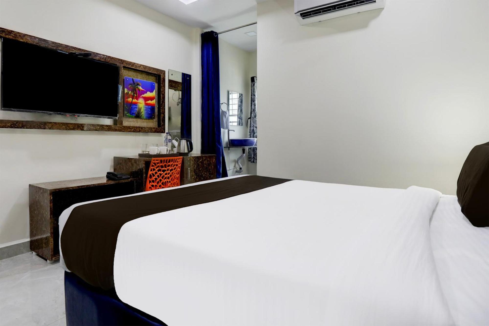 Super Townhouse Khammam Formerly Bluemoon Exterior photo