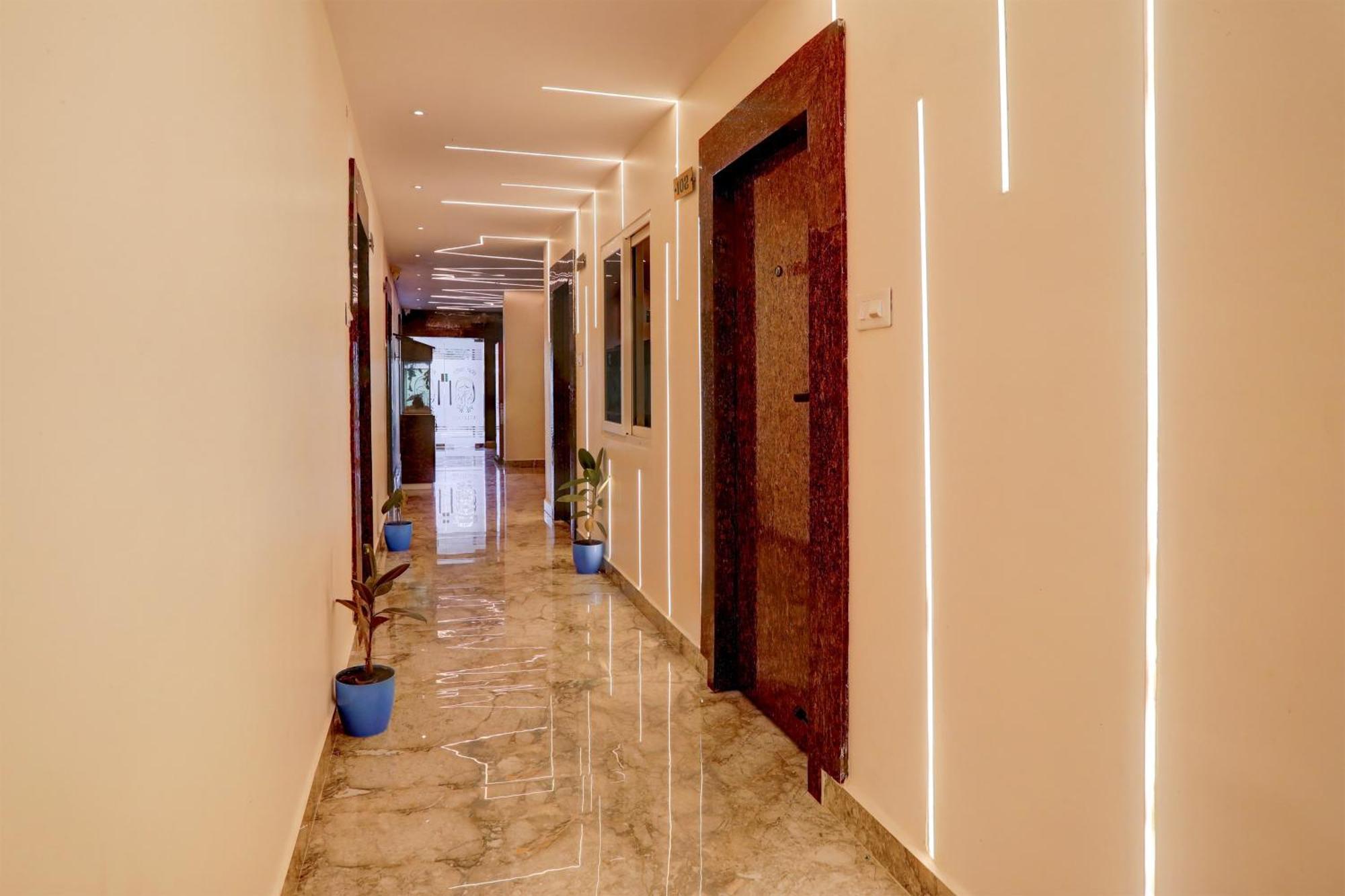 Super Townhouse Khammam Formerly Bluemoon Exterior photo
