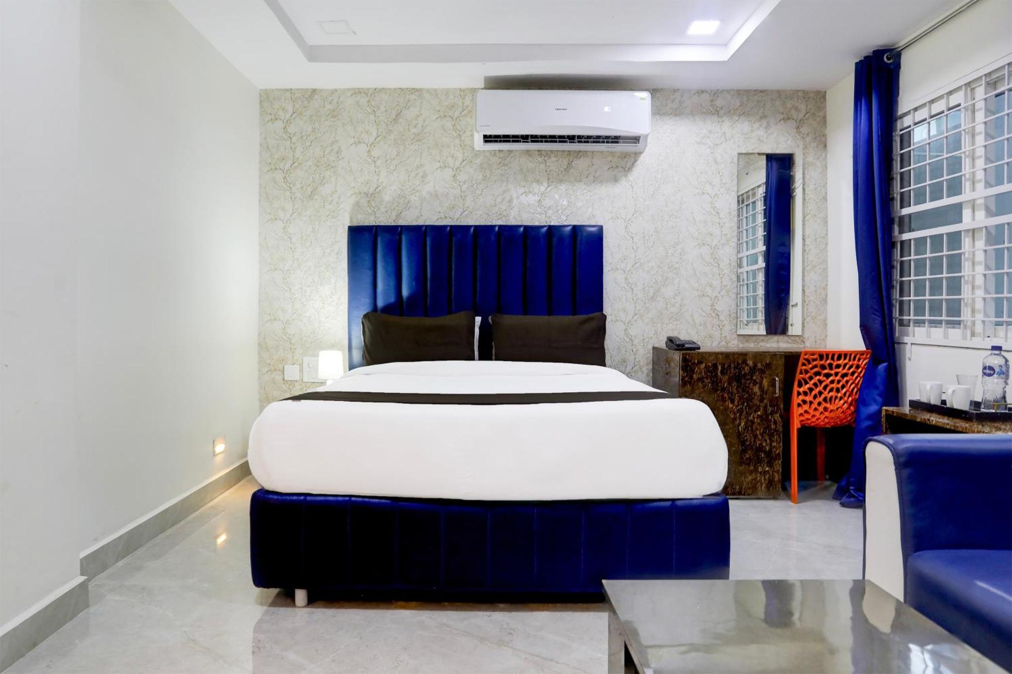 Super Townhouse Khammam Formerly Bluemoon Exterior photo